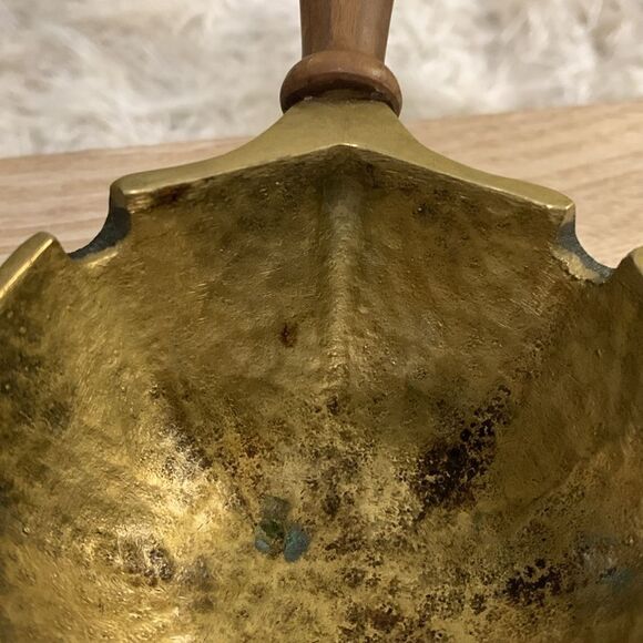 Vintage MCM Brass Ashtray Hammered Interior Style W/Wood Handle Made In Israel - Picture 14 of 17